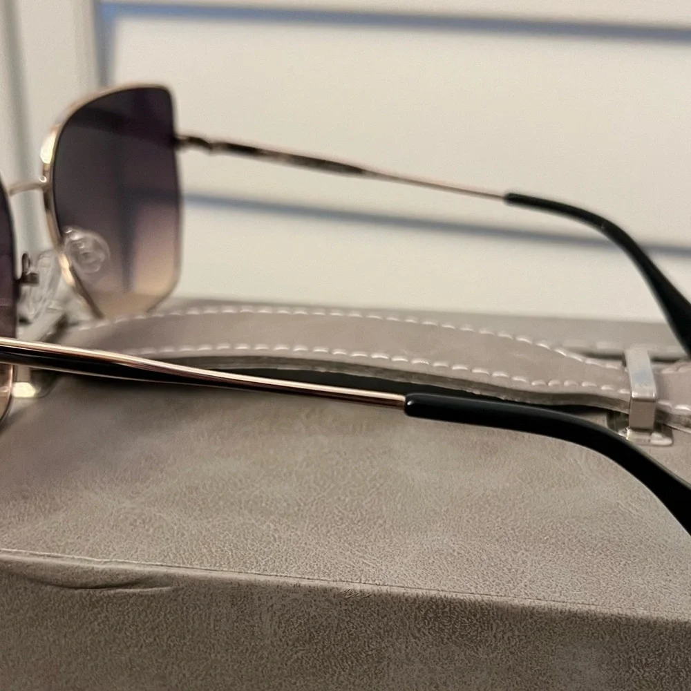 Oscar de la Renta sunglasses
